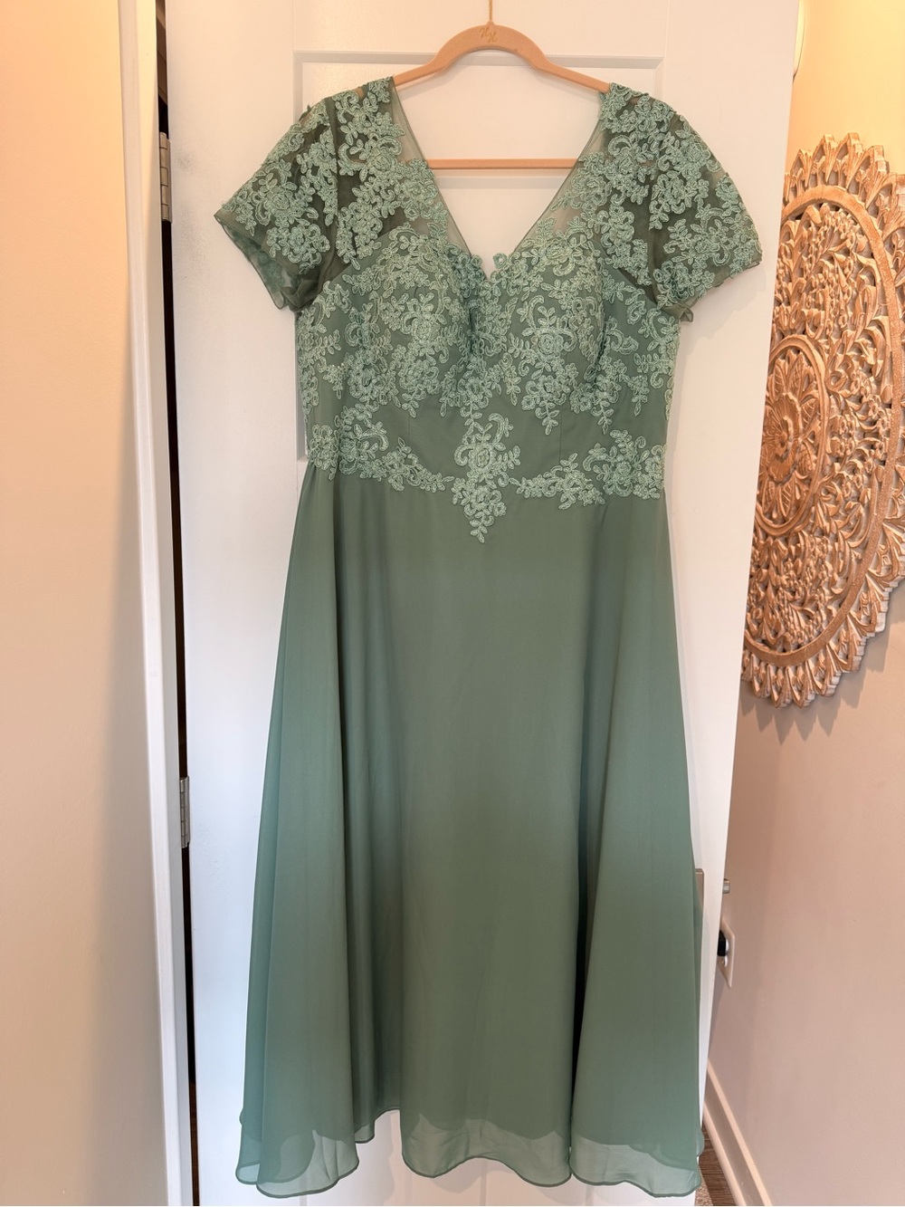 NWT Sage Green Lace Dress Size 16 Wedding Guest Mother of Bride